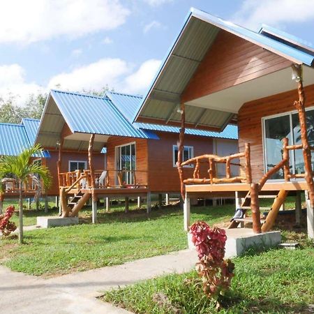 Happy Home Kohjum Koh Jum Exterior photo