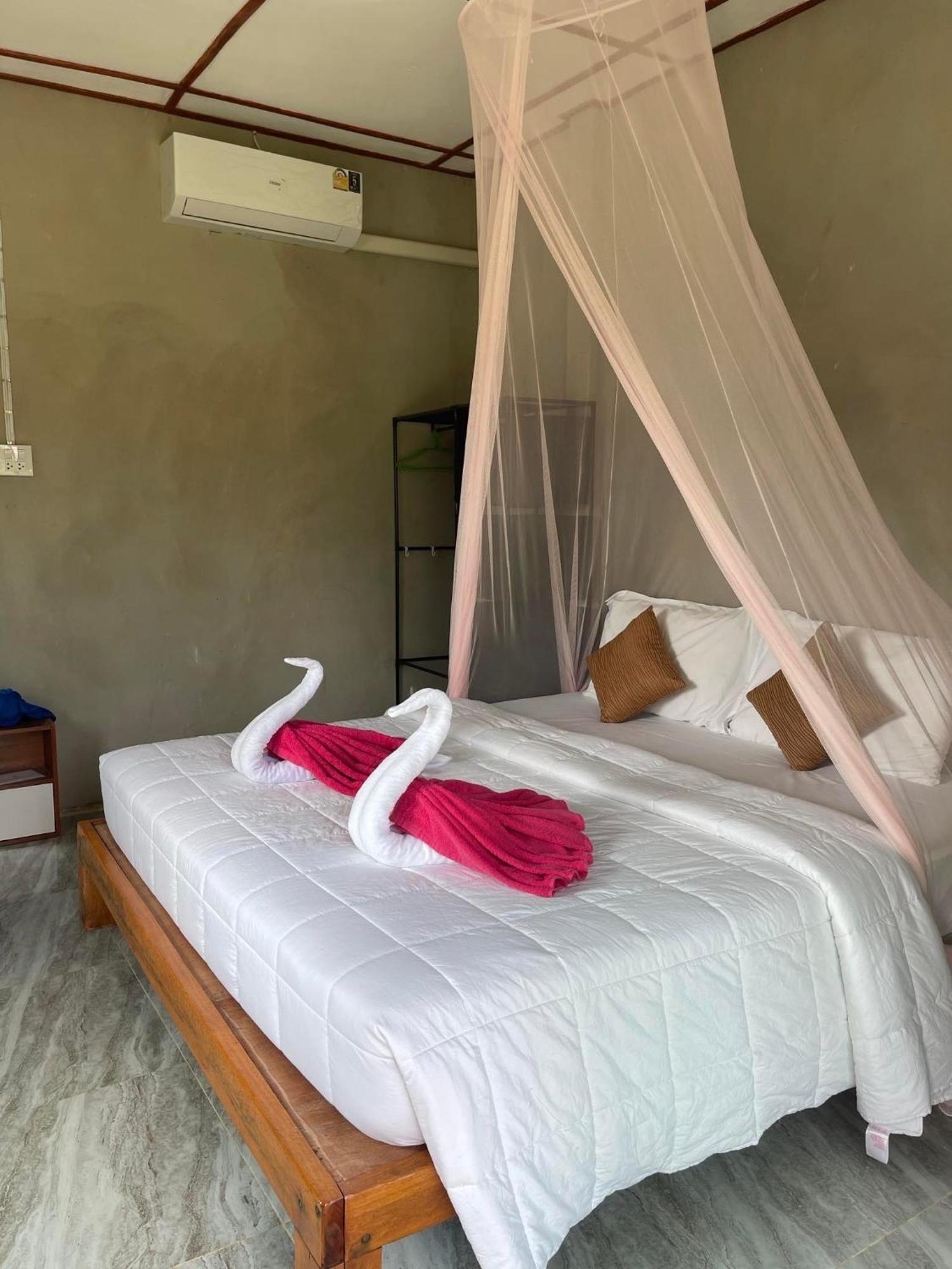 Happy Home Kohjum Koh Jum Exterior photo