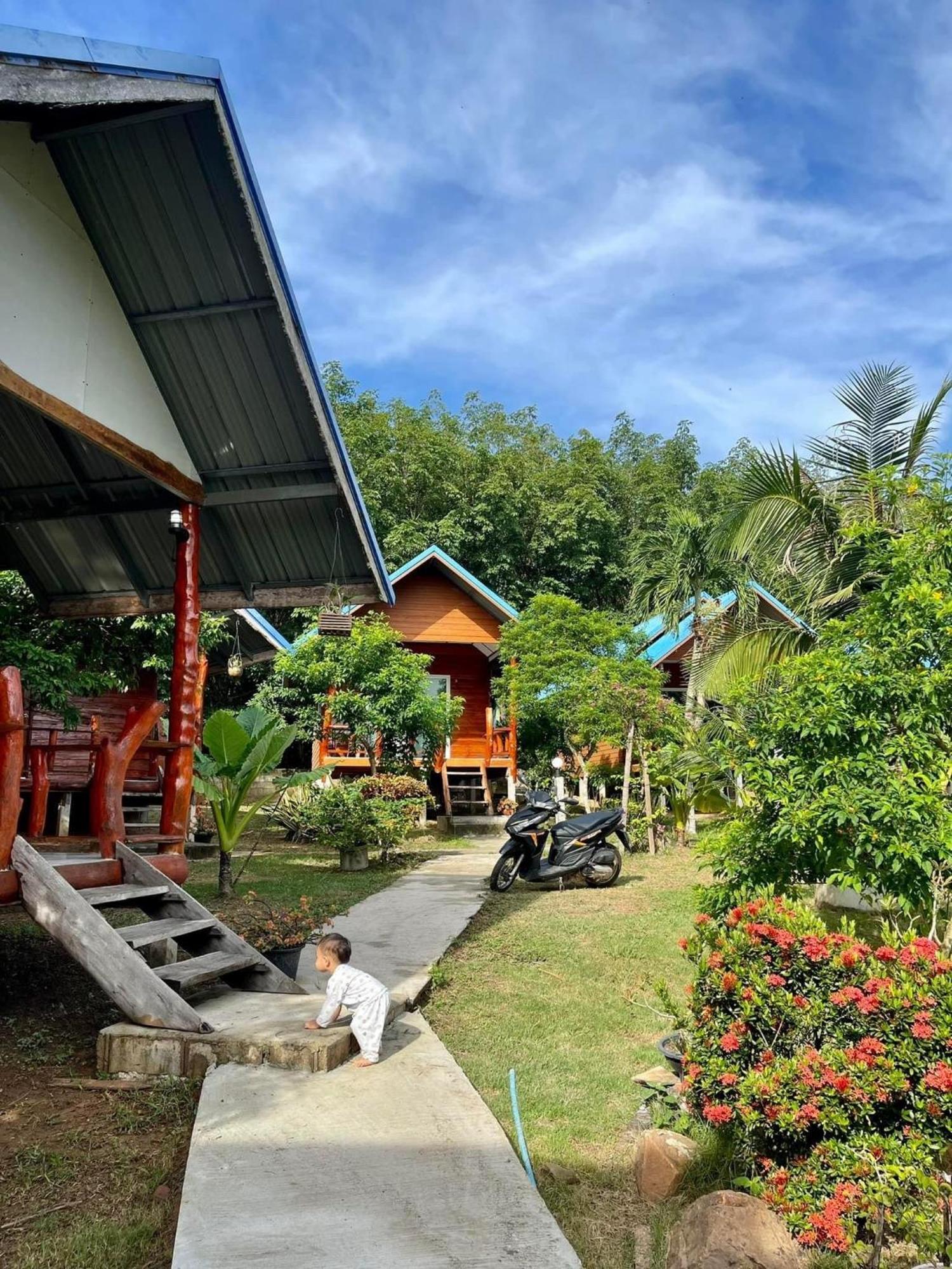 Happy Home Kohjum Koh Jum Exterior photo